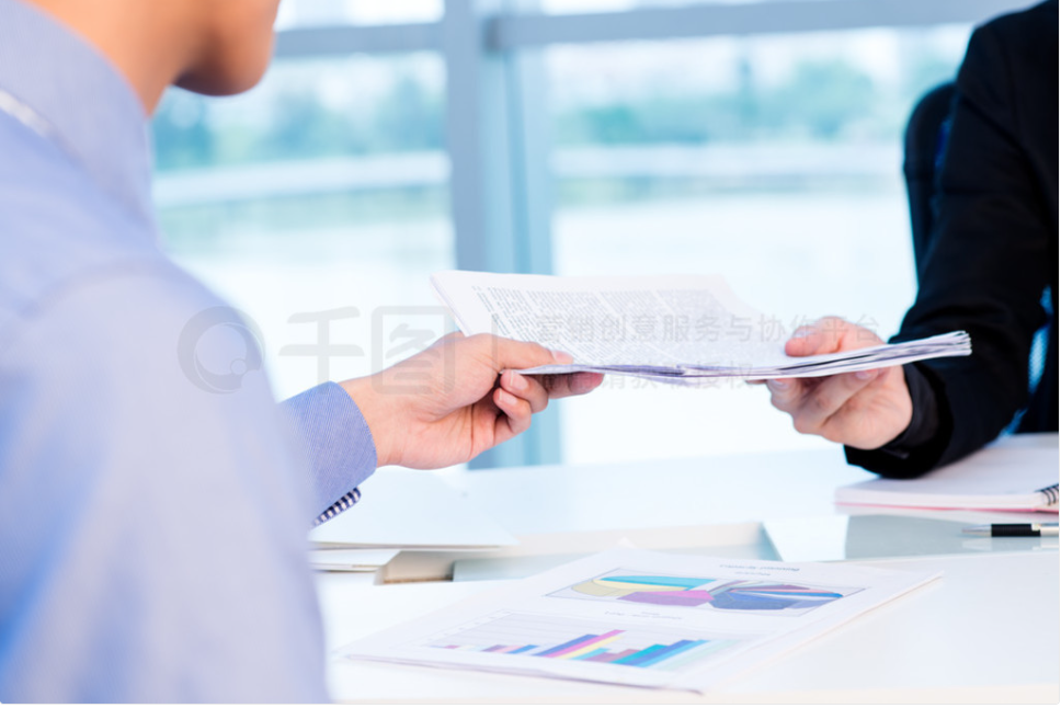 本人无法到现场，别人可以代取太原公积金吗